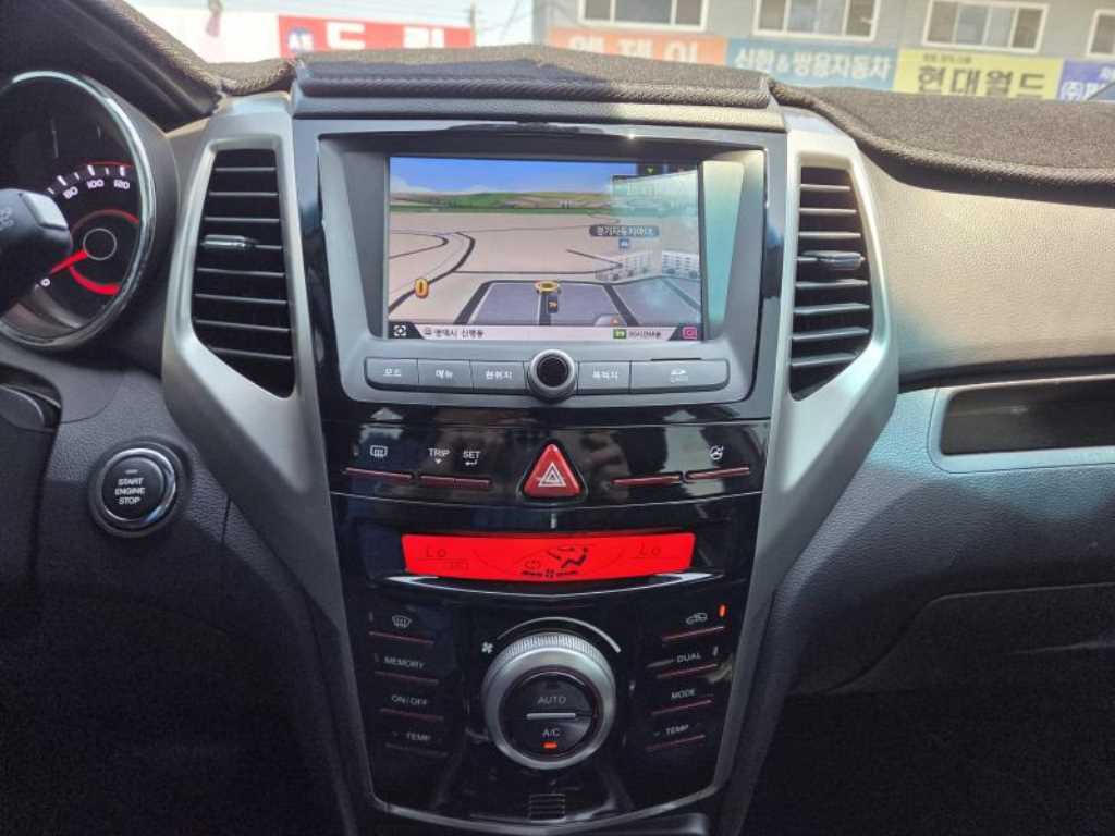 Ssangyong Tivoli - Vista 12