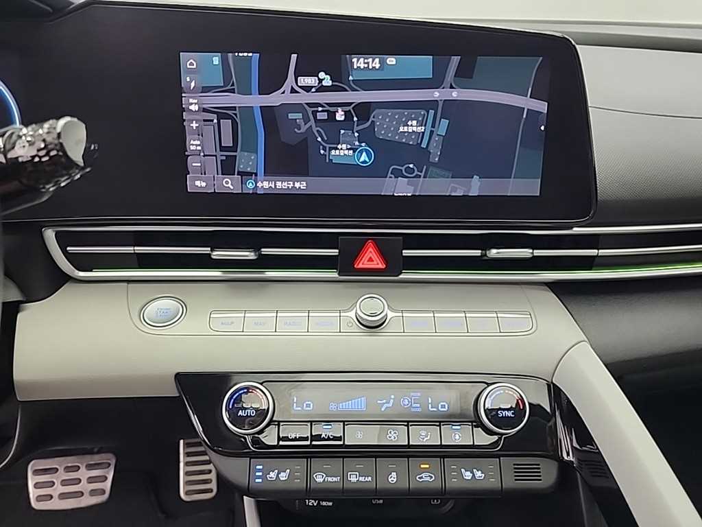 HYUNDAI Avante - Vista 12