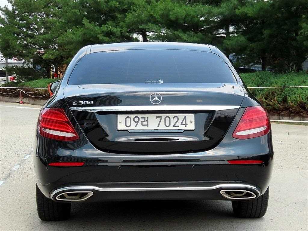 Mercedes Benz E class - Vista 6