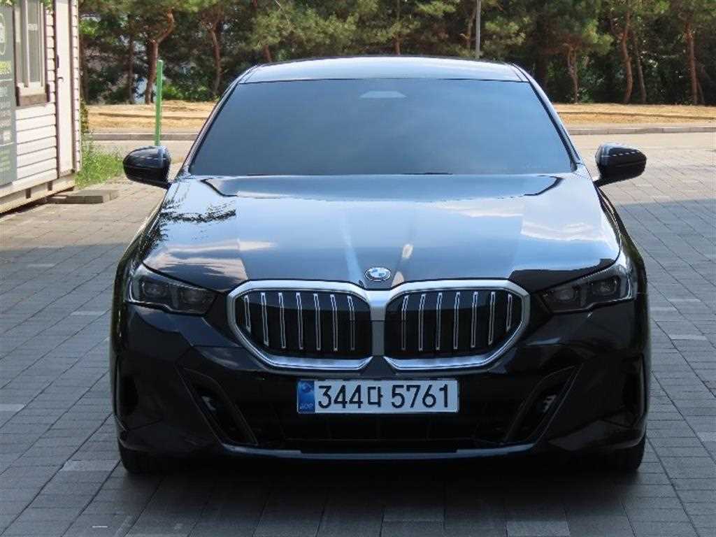 BMW 5 Series 2025 - Importación desde Corea - HF Imports Iquique - Foto 1