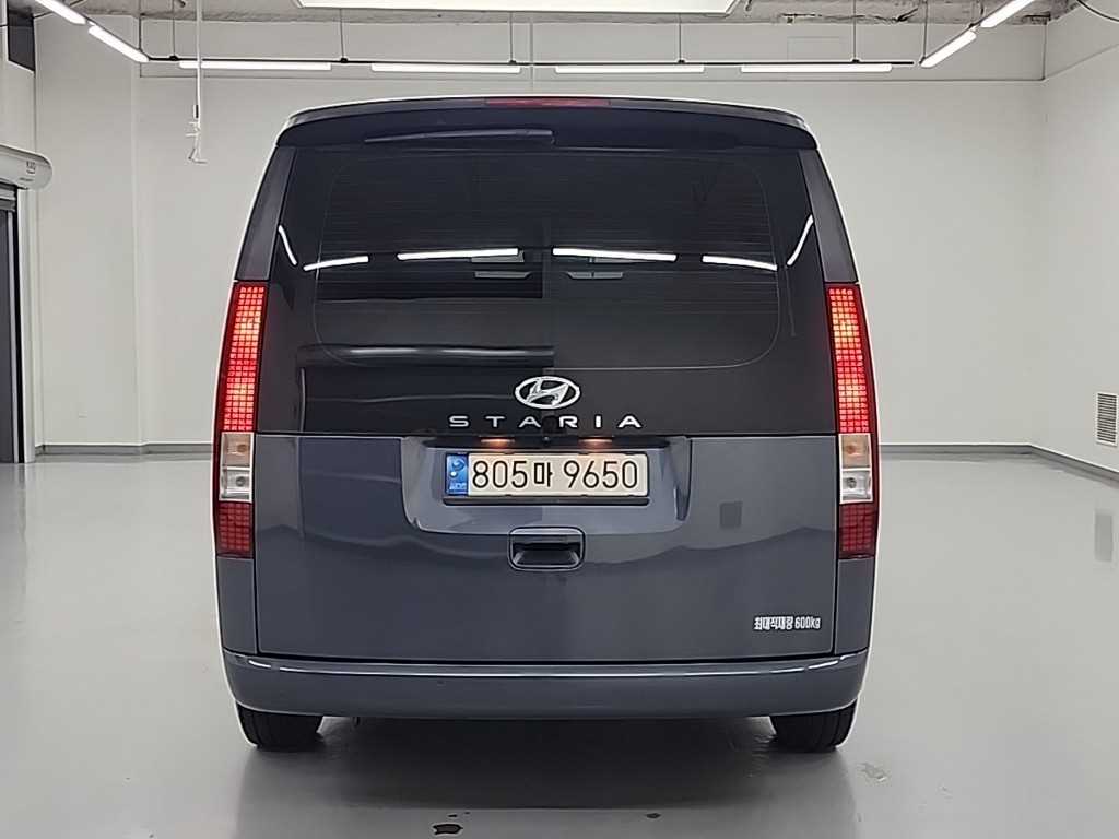 HYUNDAI Staria - Vista 3