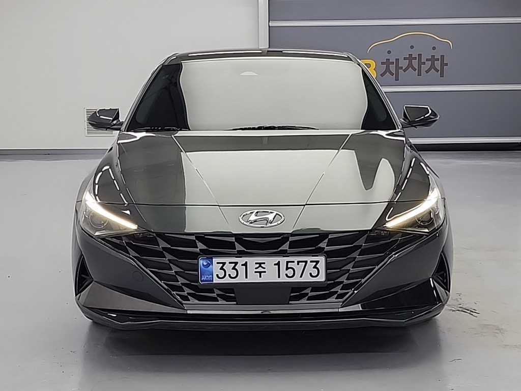 HYUNDAI Avante - Vista 2