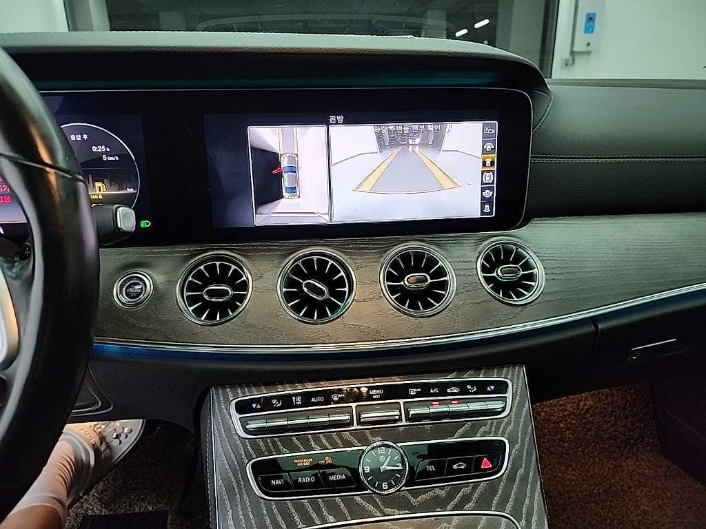 Mercedes Benz CLS Class - Vista 12