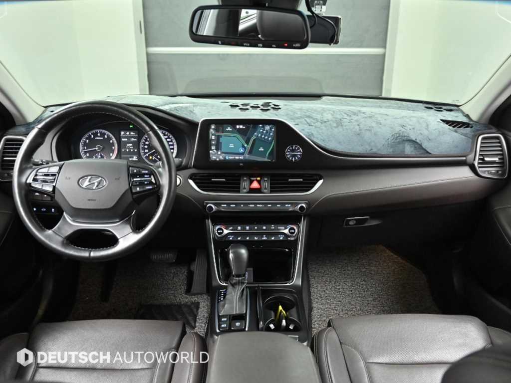 HYUNDAI Grandeur - Vista 9