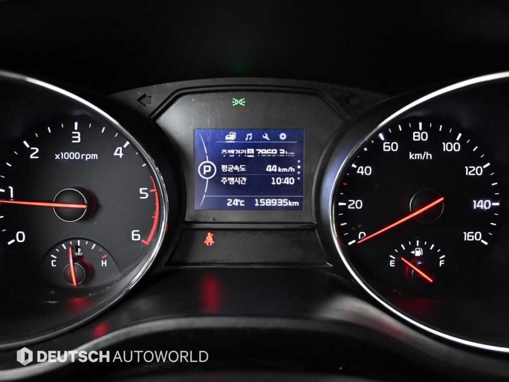 KIA Carnival - Vista 10