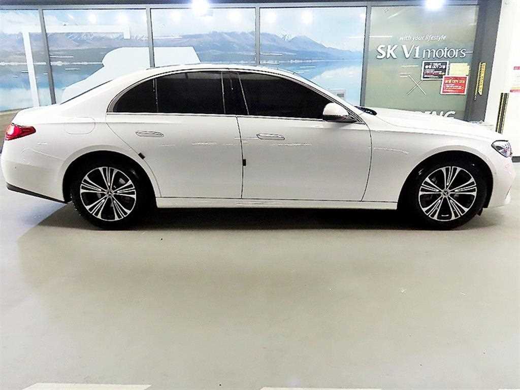 Mercedes Benz E class - Vista 3
