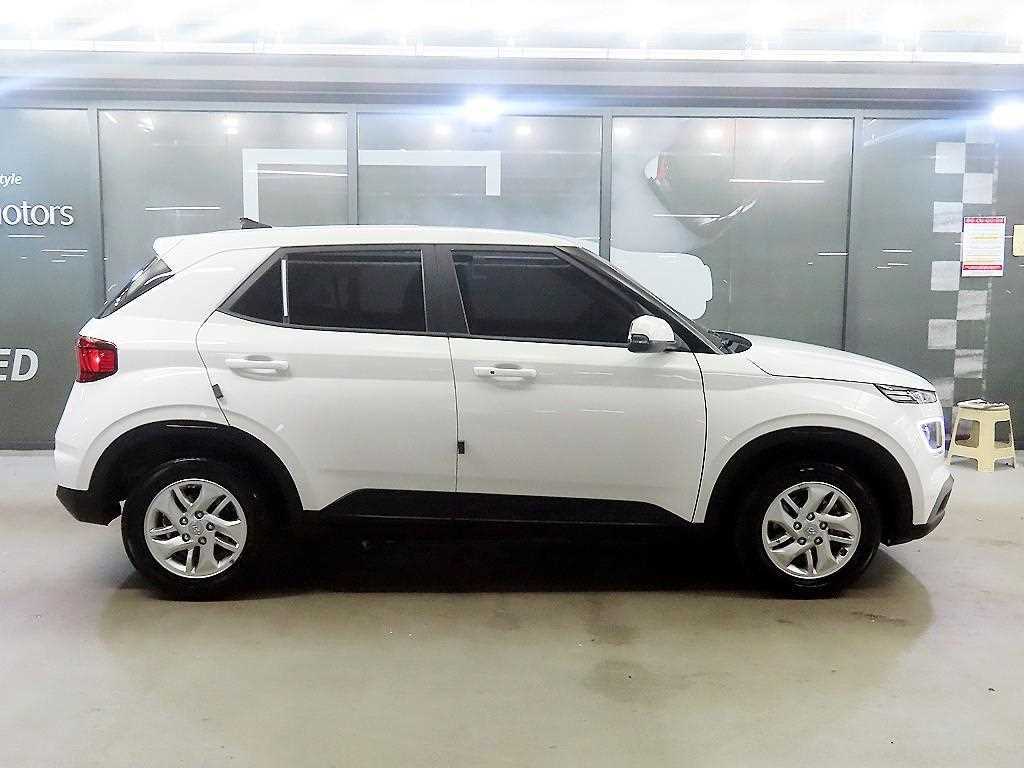 HYUNDAI Venue - Vista 3