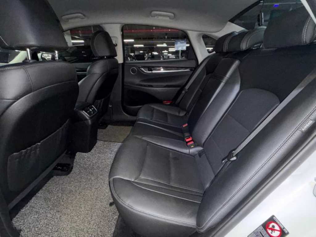HYUNDAI Grandeur - Vista 9