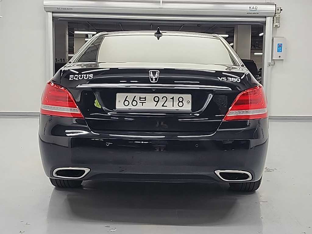 HYUNDAI Equus - Vista 3
