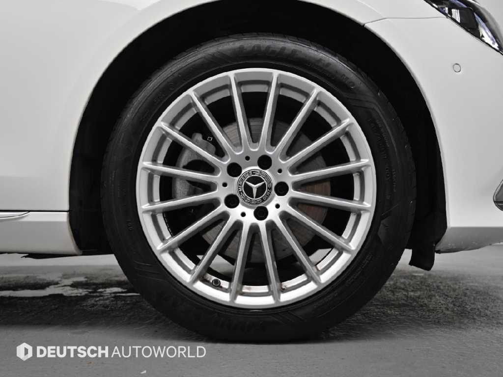 Mercedes Benz E class - Vista 7