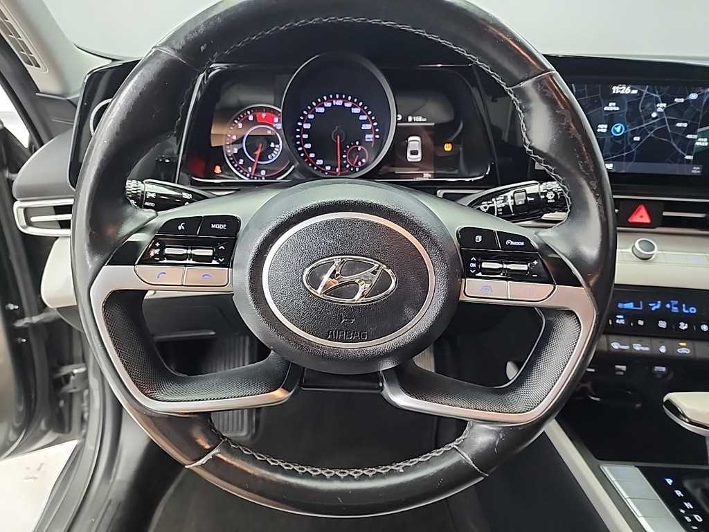 HYUNDAI Avante - Vista 11