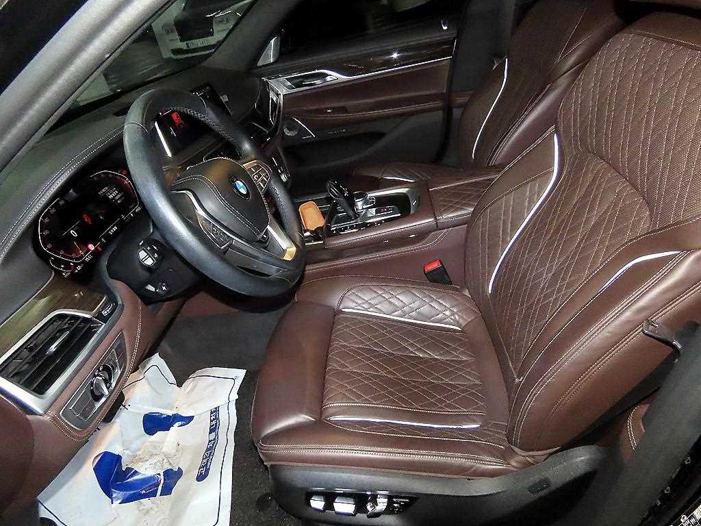 BMW 7 Series - Vista 8