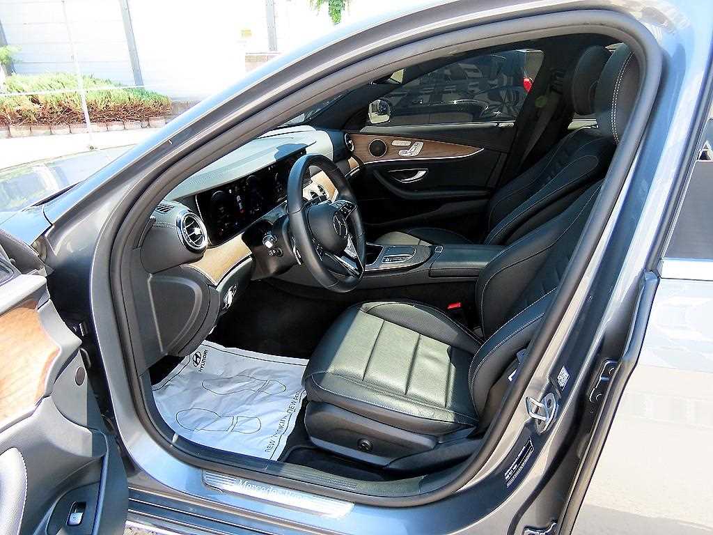 Mercedes Benz E class - Vista 7