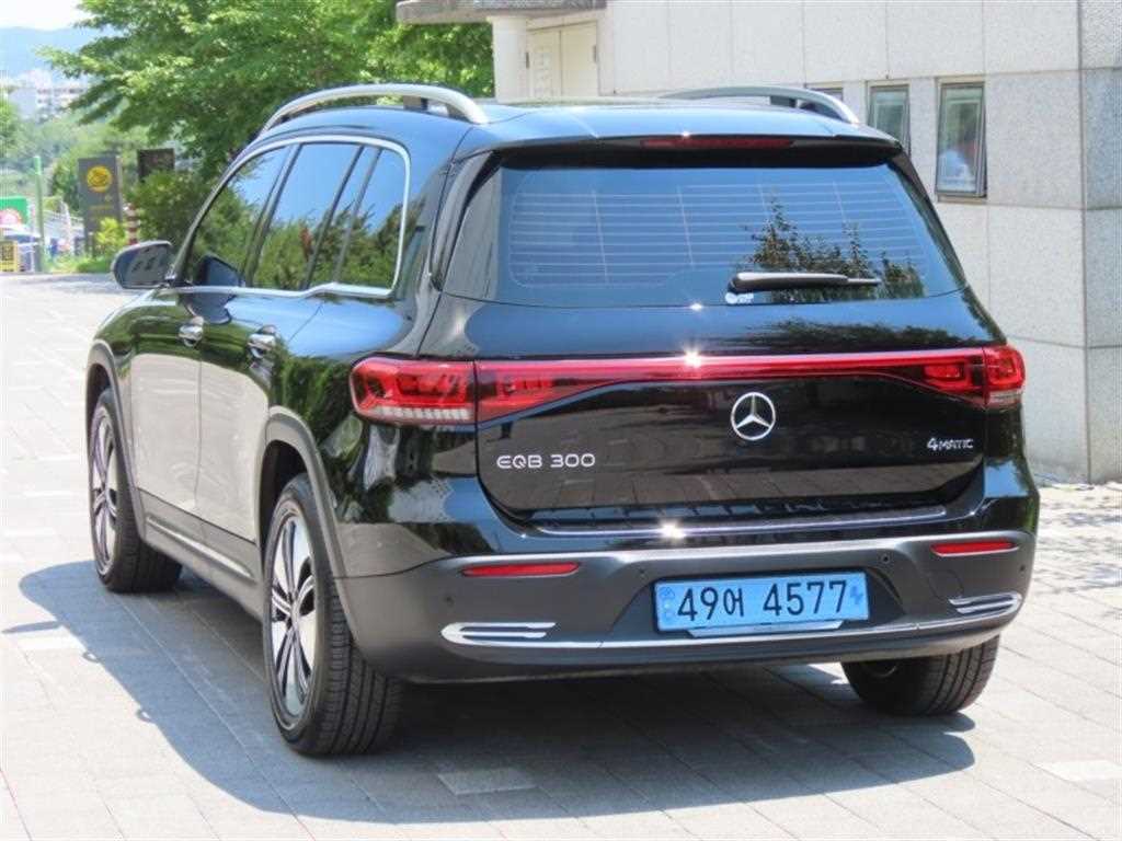 Mercedes Benz EQB - Vista 6