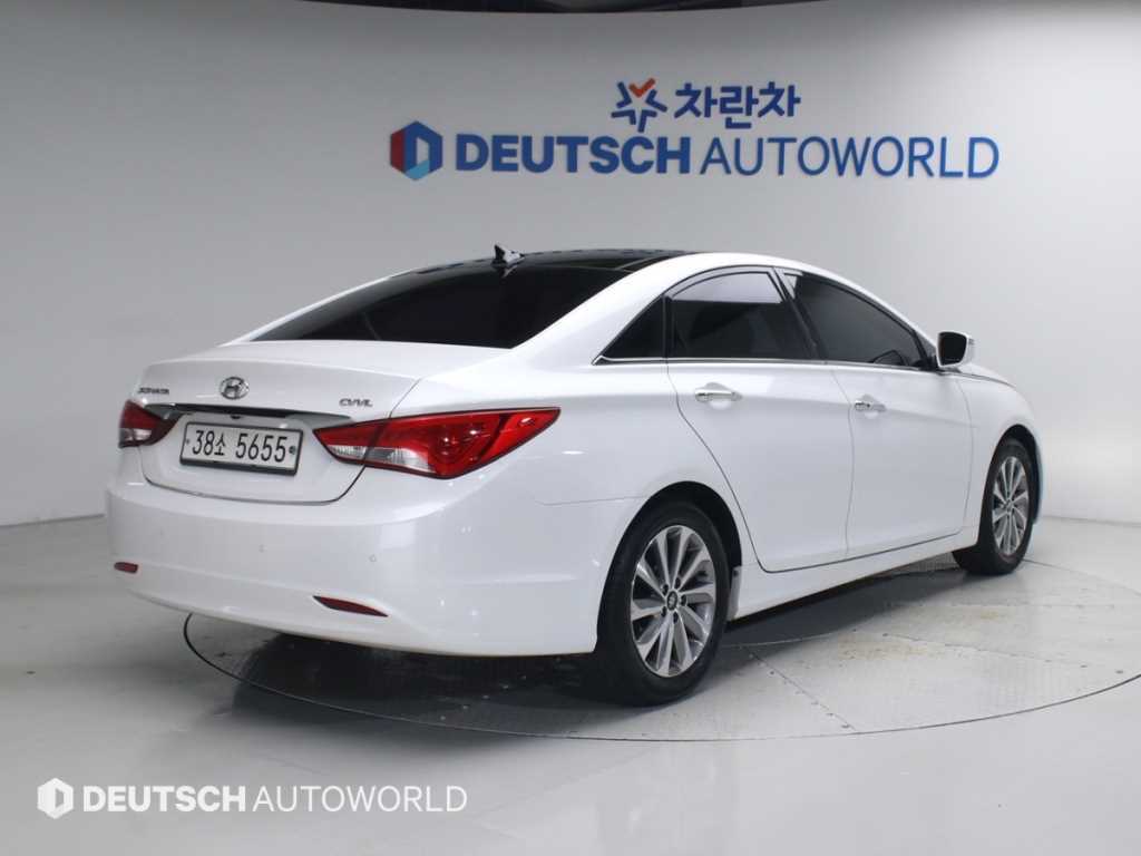 HYUNDAI Sonata - Vista 2