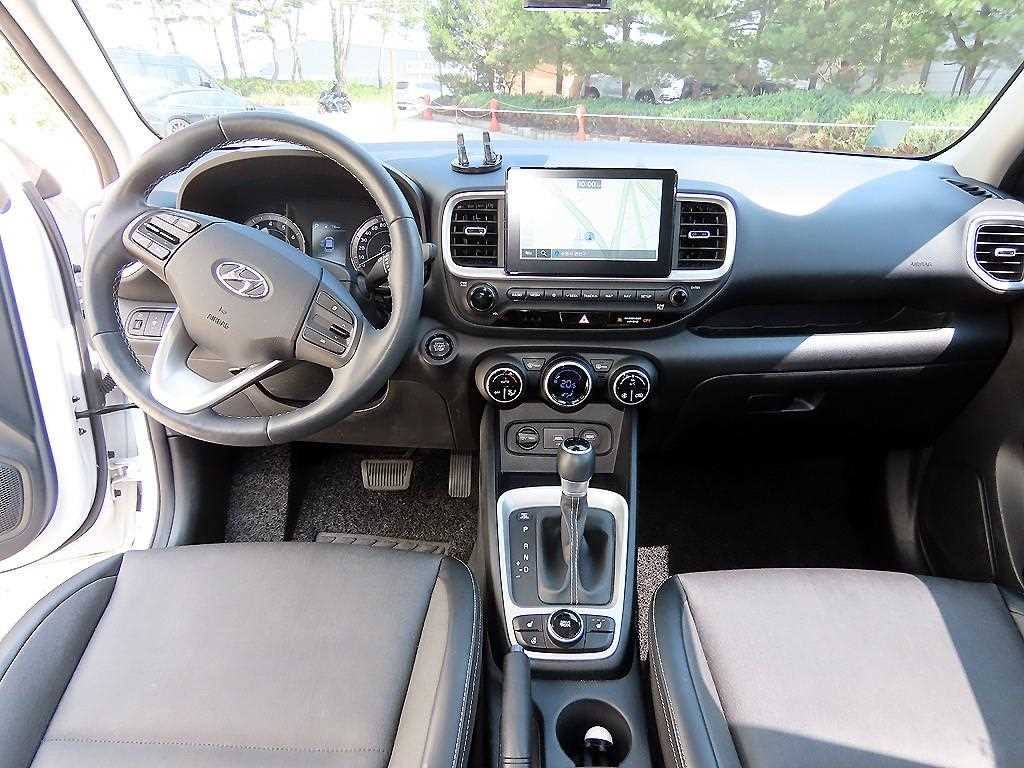 HYUNDAI Venue - Vista 9