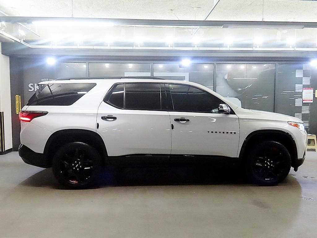 Chevrolet Travers - Vista 3