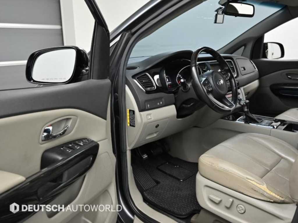KIA Carnival 2016 Gris - Importación desde Corea - HF Imports Iquique - Foto 13