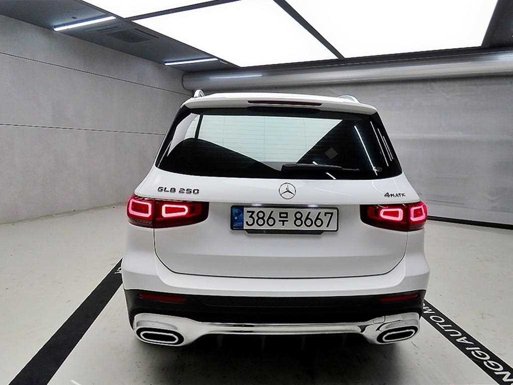 Mercedes Benz GLB Class - Vista 3