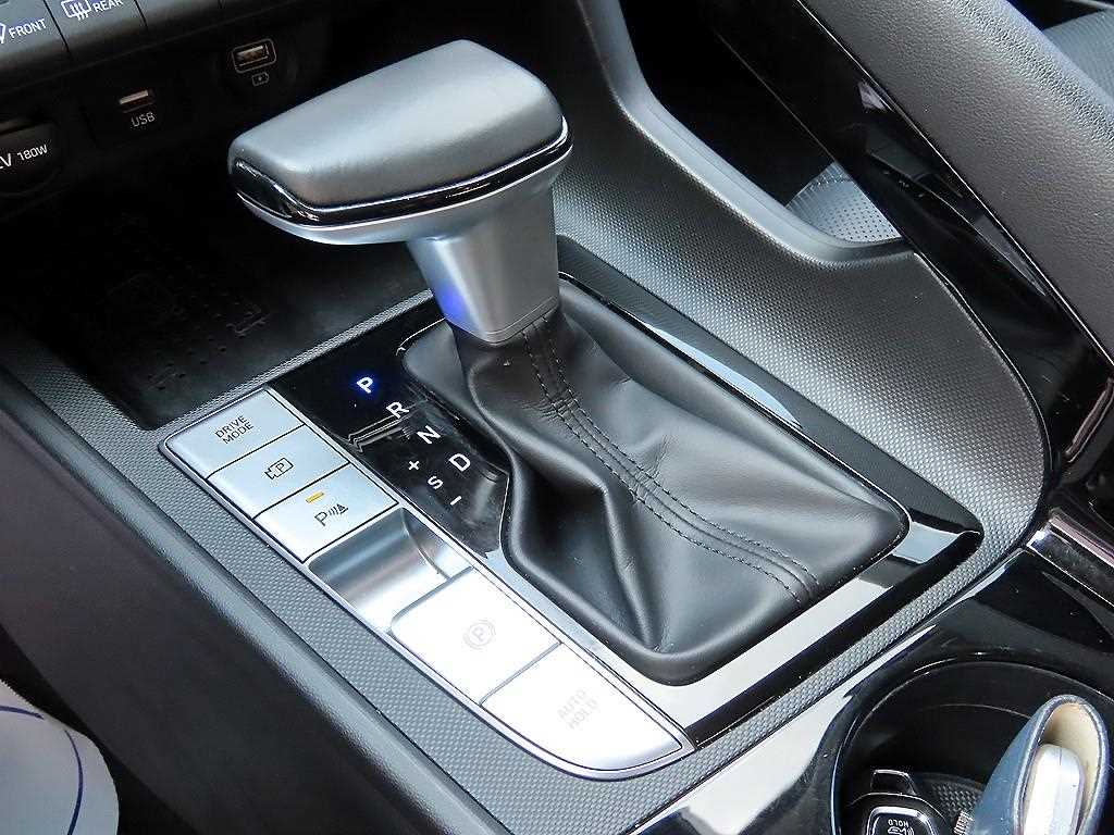 HYUNDAI Avante - Vista 12