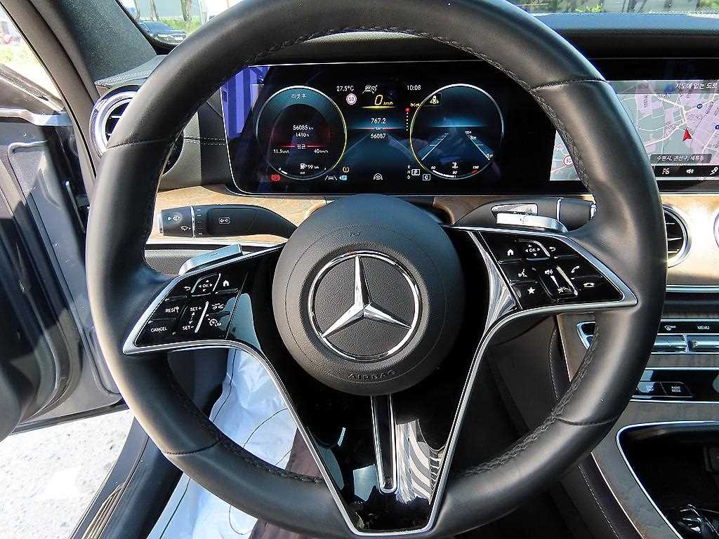Mercedes Benz E class - Vista 10