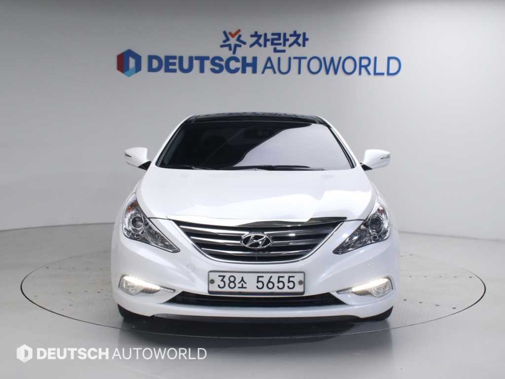 HYUNDAI Sonata - Vista 3