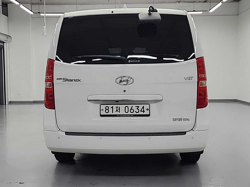 HYUNDAI Starex - Vista 6