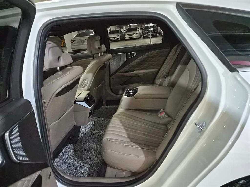 KIA K8 - Vista 9