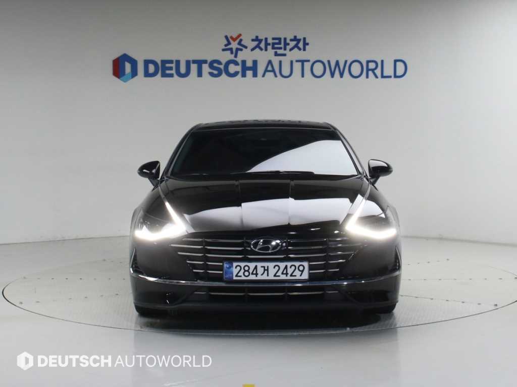 HYUNDAI Sonata - Vista 3