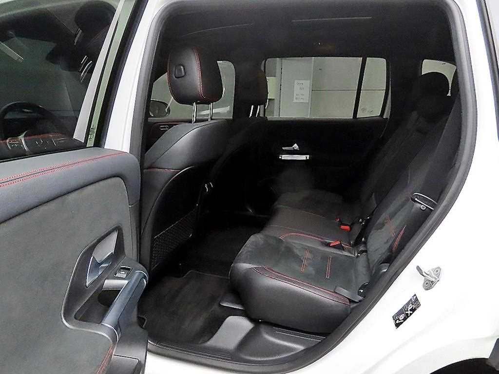 Mercedes Benz GLB Class - Vista 8