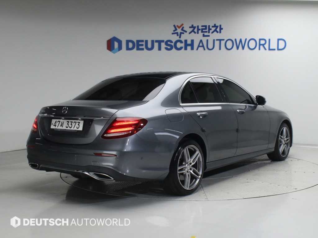 Mercedes Benz E class - Vista 2