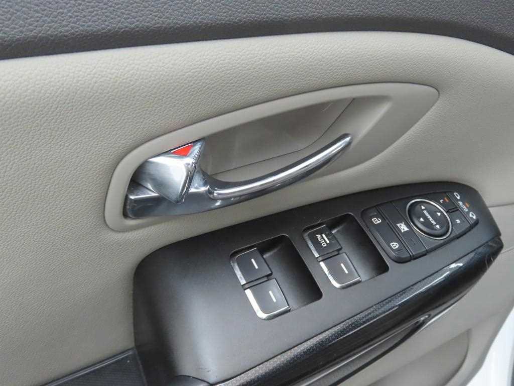 KIA Carnival - Vista 11