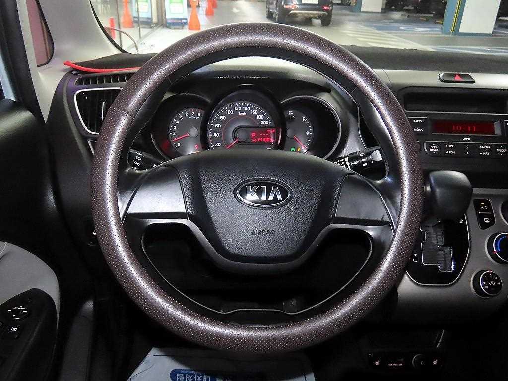 KIA Ray - Vista 10