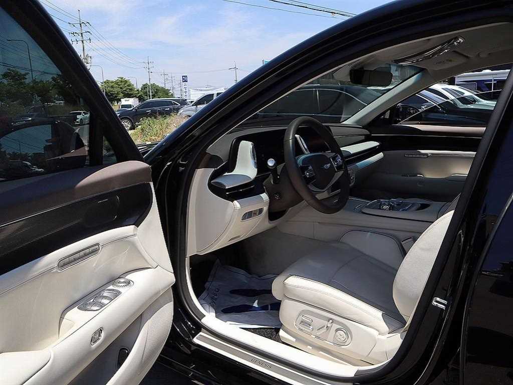 Genesis G90 - Vista 8