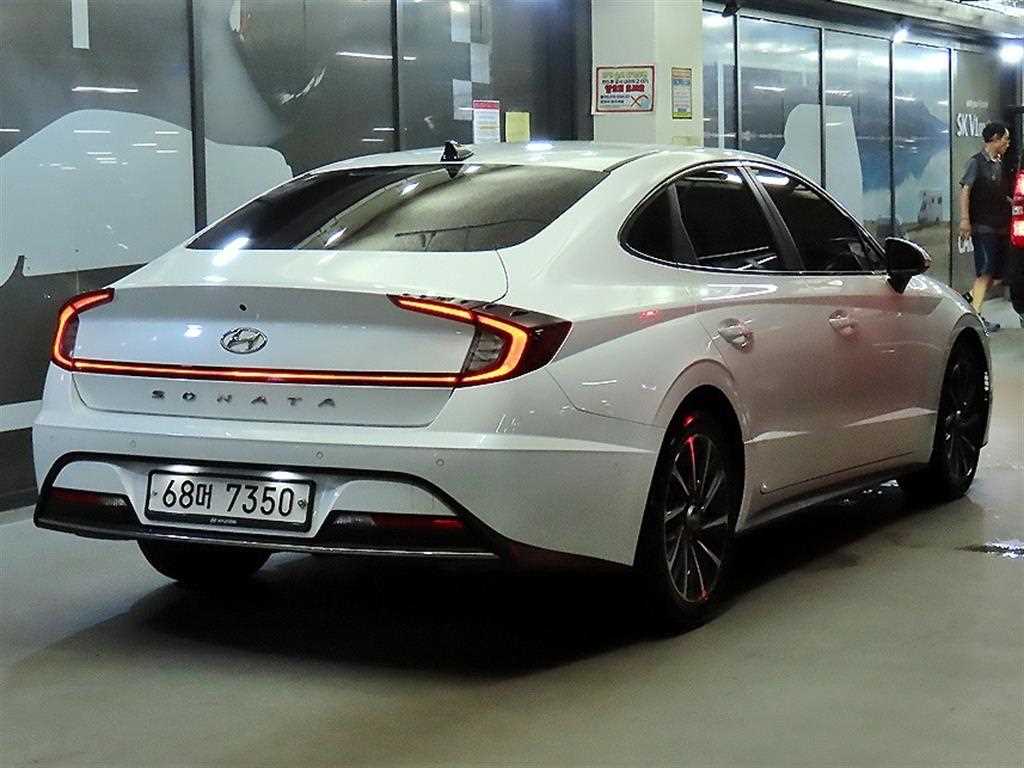 HYUNDAI Sonata - Vista 6