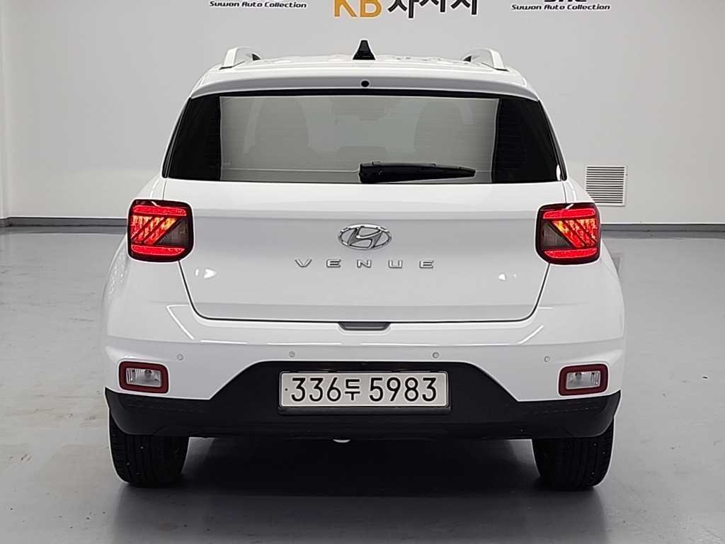 HYUNDAI Venue - Vista 3