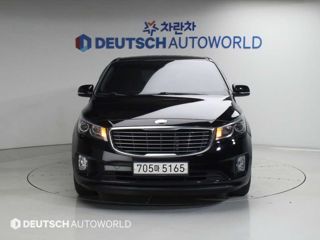KIA Carnival - Vista 3