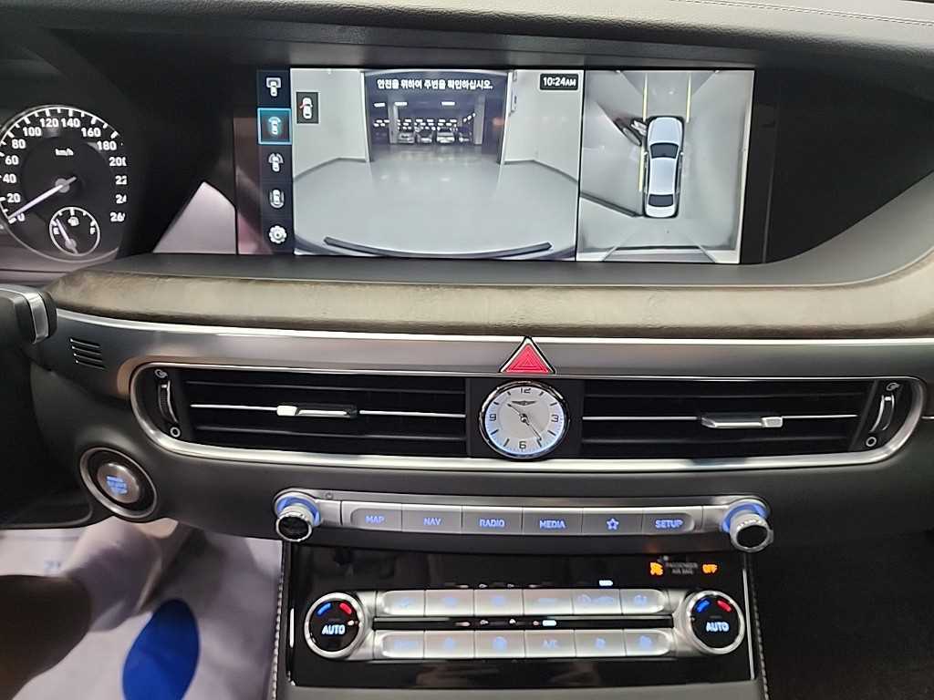 Genesis G90 - Vista 12