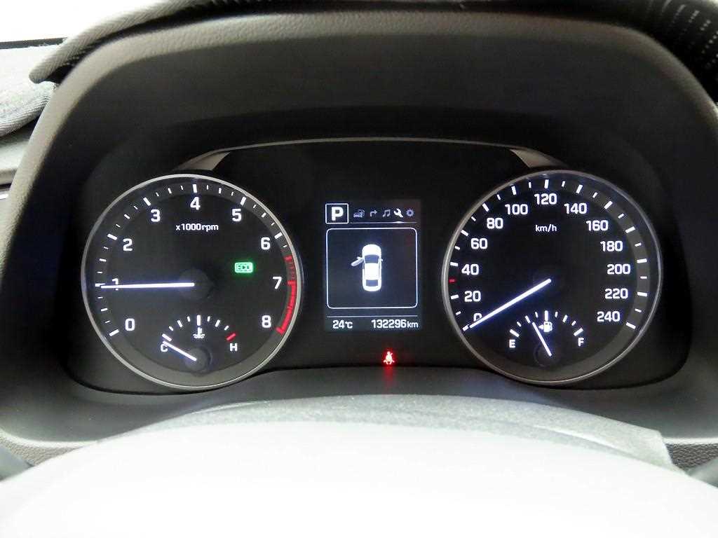 HYUNDAI Avante - Vista 8