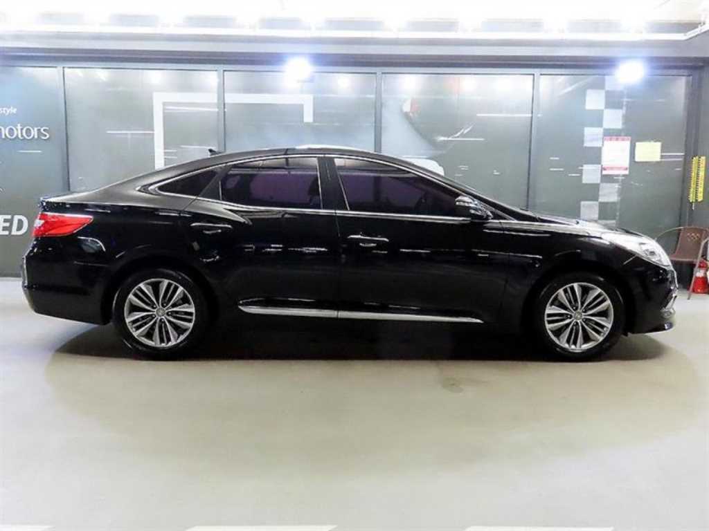 HYUNDAI Grandeur - Vista 3