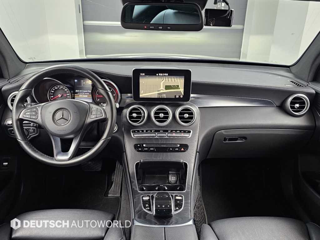 Mercedes Benz GLC Class - Vista 9