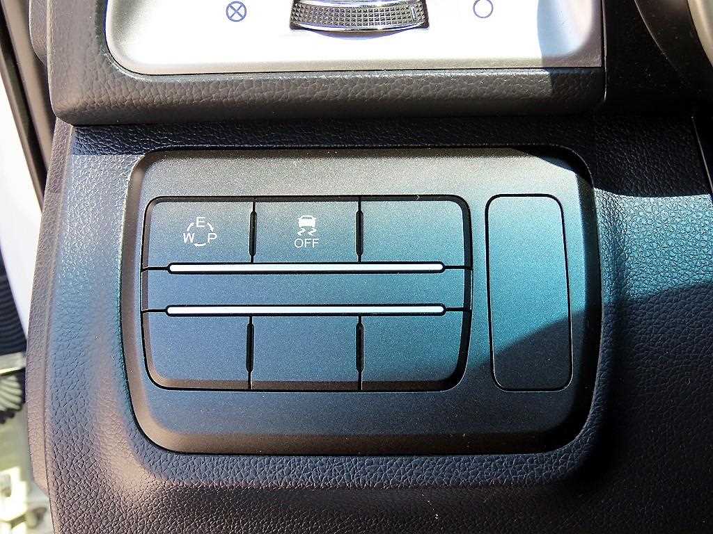 Ssangyong Tivoli 2015 Blanco - Importación desde Corea - HF Imports Iquique - Foto 14
