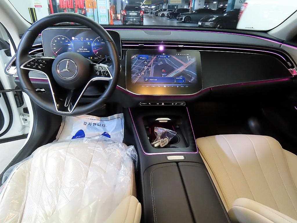 Mercedes Benz E class - Vista 12
