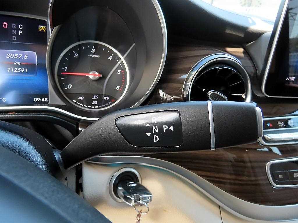 Mercedes Benz V Class 2021 Negro - Importación desde Corea - HF Imports Iquique - Foto 13