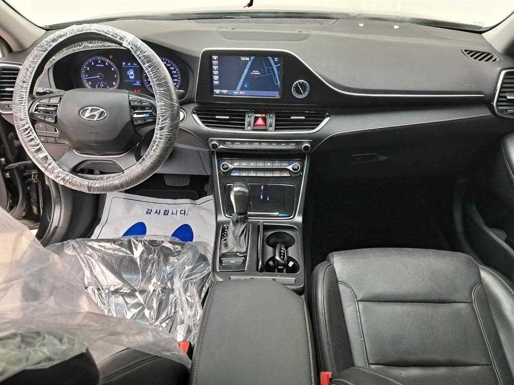 HYUNDAI Grandeur - Vista 8