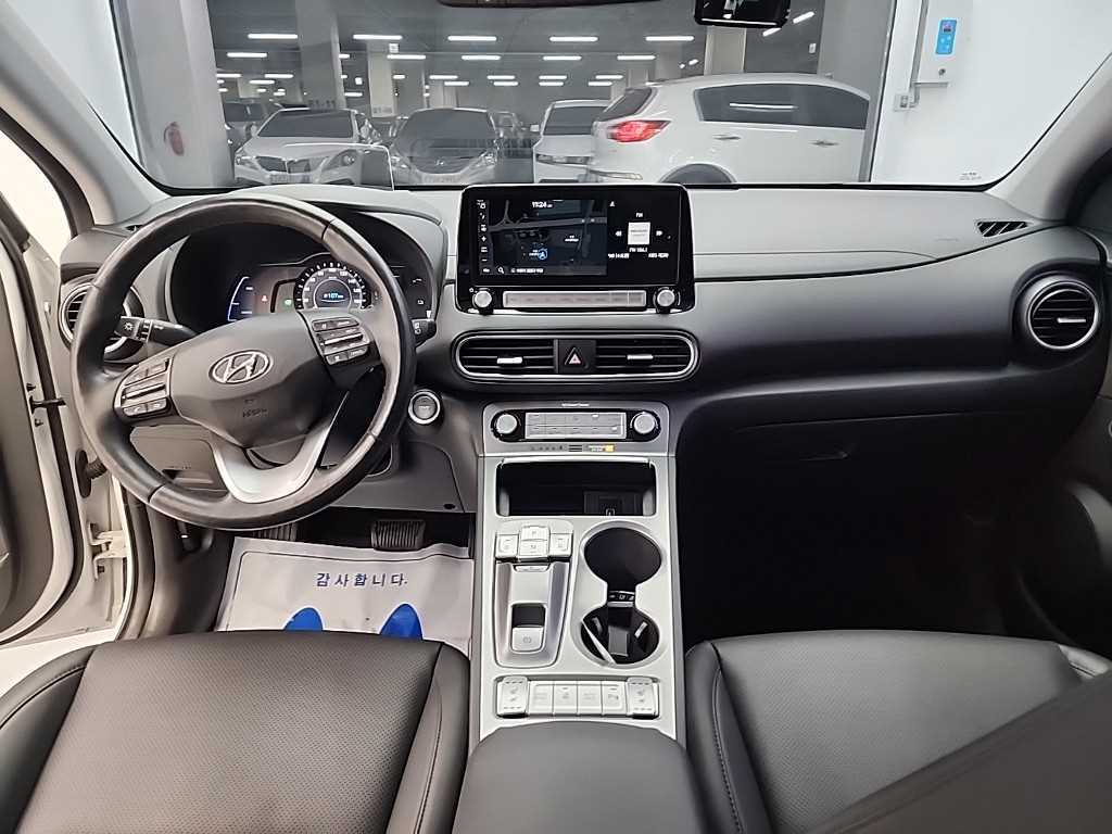 HYUNDAI Kona - Vista 9