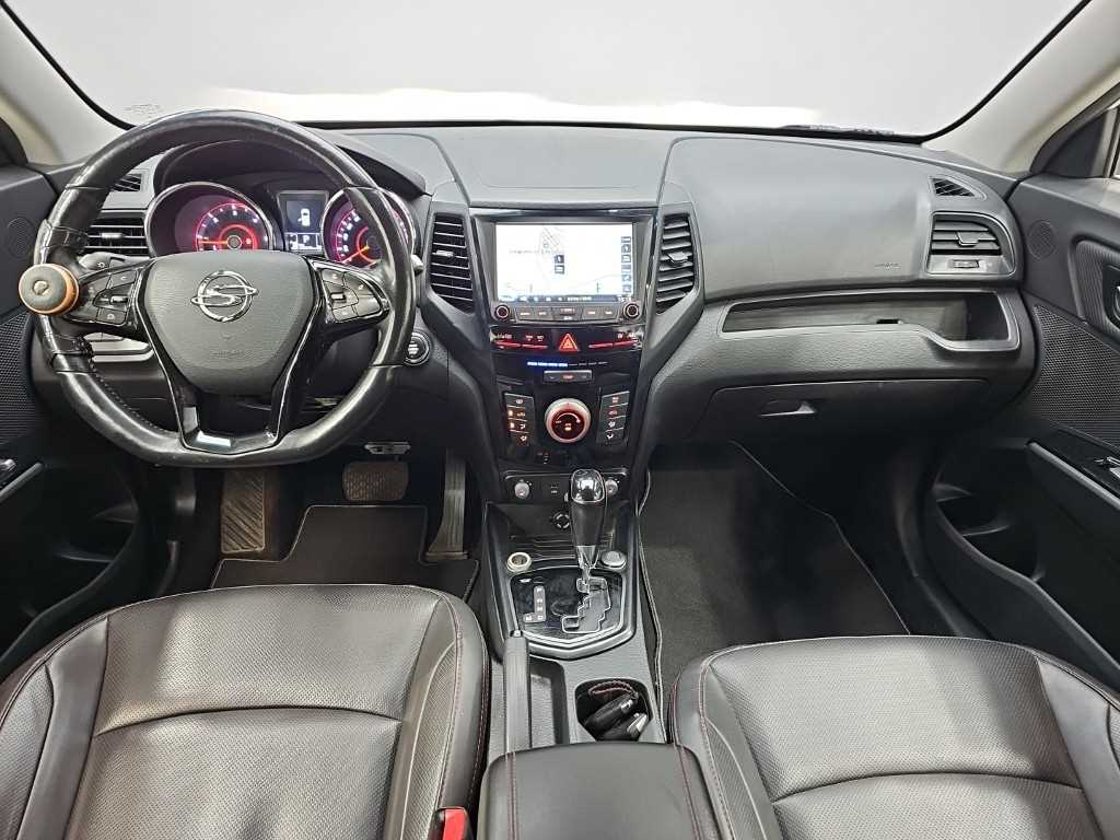 Ssangyong Tivoli - Vista 9