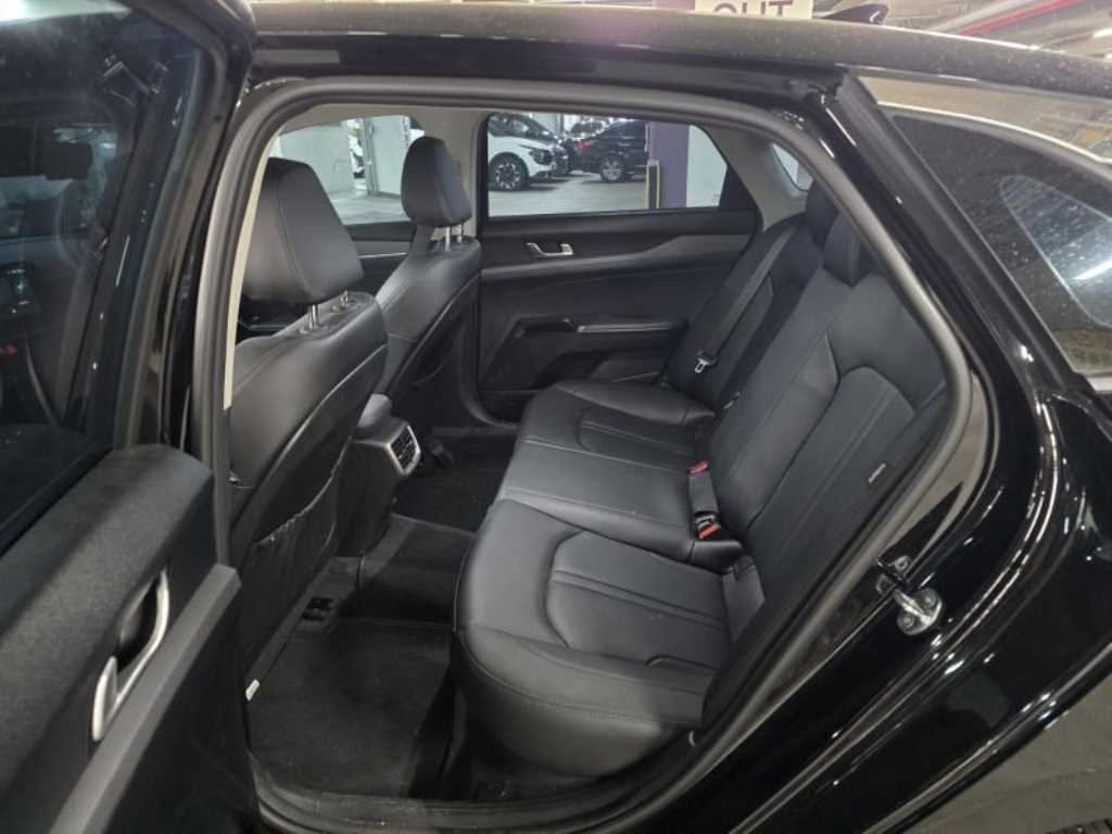 KIA K5 - Vista 10