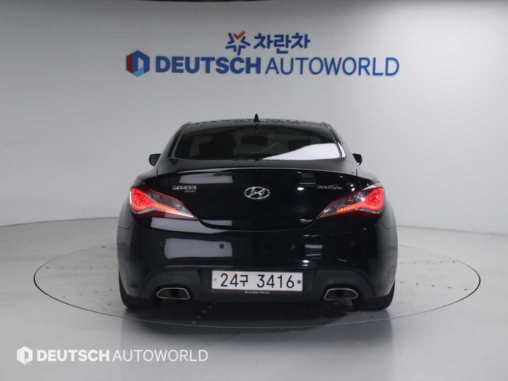 HYUNDAI Genesis - Vista 6