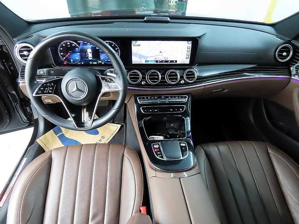Mercedes Benz E class - Vista 9